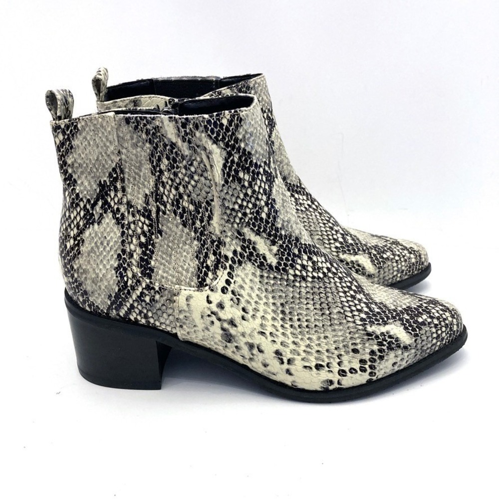 Blondo Waterproof Ankle Boots Black White Snake Print Leather‎ Womens 8.5 M